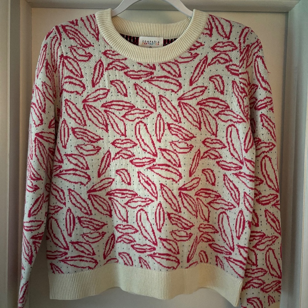 Floral Pattern Pullover Sweater - Medium